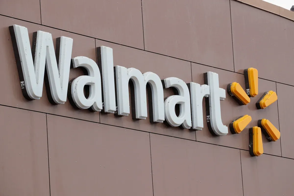 Illustration from TechCrunch: Walmart opens an MCP-based checkout to AI shopping agents a month after Amazon blocked Meta's Muse